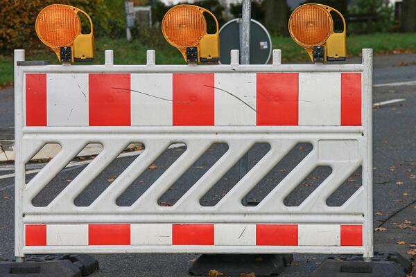 Symbolbild Stra�ensperrung
