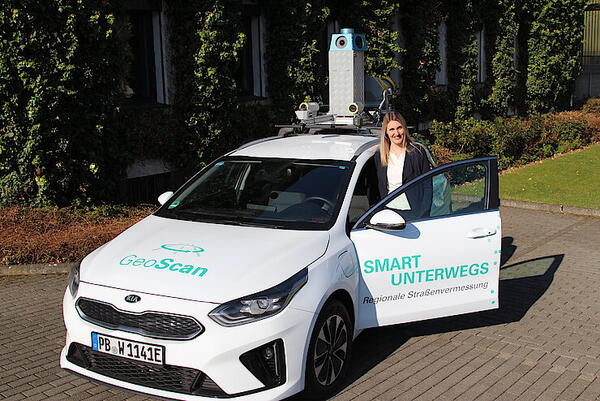 Bild eines Autos, welches technisch zum Geoscan ausger�stet worden ist.