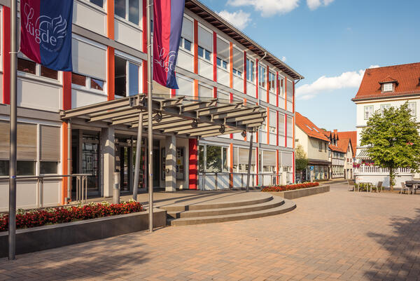Rathaus L�gde Frontansicht