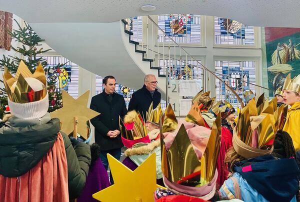 Bild vergr&ouml;&szlig;ern: Begr��ung_Sternsinger_Rathaus