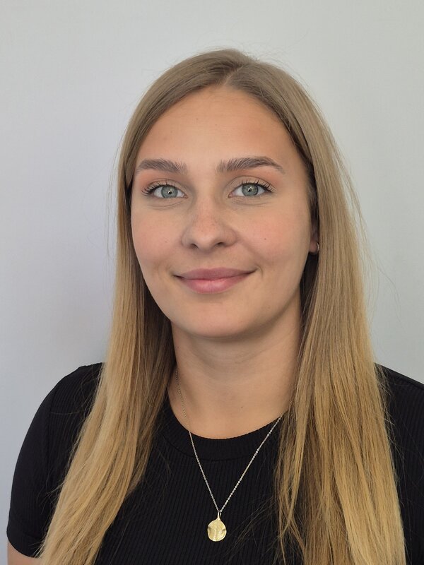 Bild vergr&ouml;&szlig;ern: Kiara - Sophie Lange