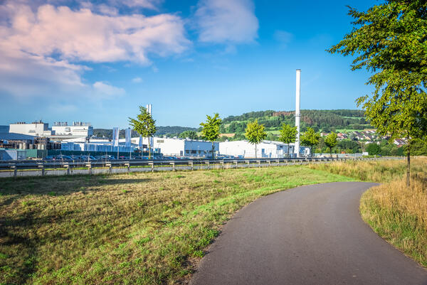 Bild vergr&ouml;&szlig;ern: Blick auf das L�gder Gewerbegebiet