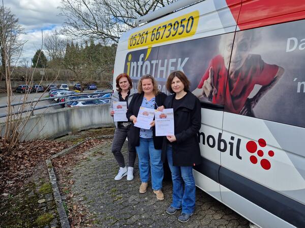 Bild vergr&ouml;&szlig;ern: Beraten k�nftig in den lippischen St�dten und Gemeinden (von links): Magdalene Powell (KVG Lippe), Anne-Kathrin Edler und Tanja Lupuljev.