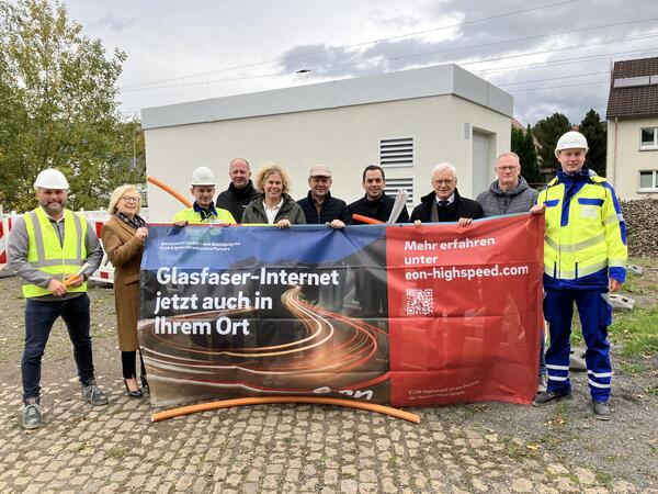 Bild vergr&ouml;&szlig;ern: Pressefoto Westconnect - Spatenstich L�gde