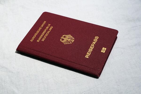 Bild vergr&ouml;&szlig;ern: passport